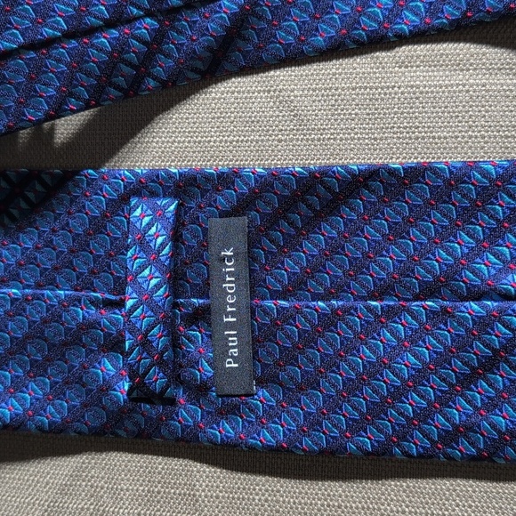 Paul Fredrick Tie 100% Silk - Picture 3 of 4